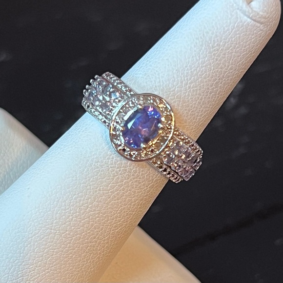 ⭐️ QVC Purple CZ with light purple side stones Sterling Silver Ring Size 6 - Picture 8 of 14